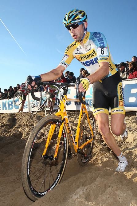 Helen Wyman (Kona Factory Racing) triumphs in Gieten