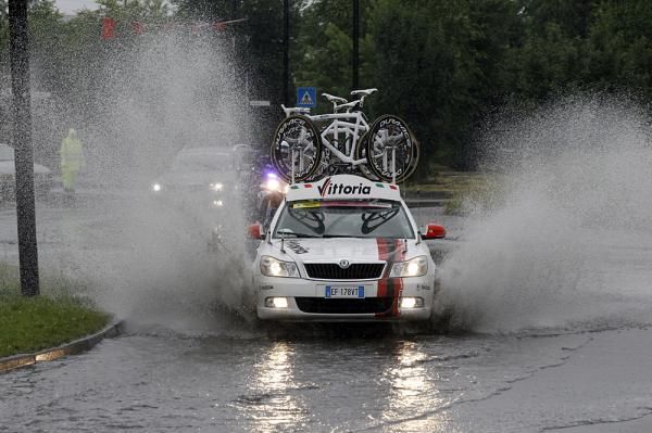 A little flash flood on the Giro's 19th stage