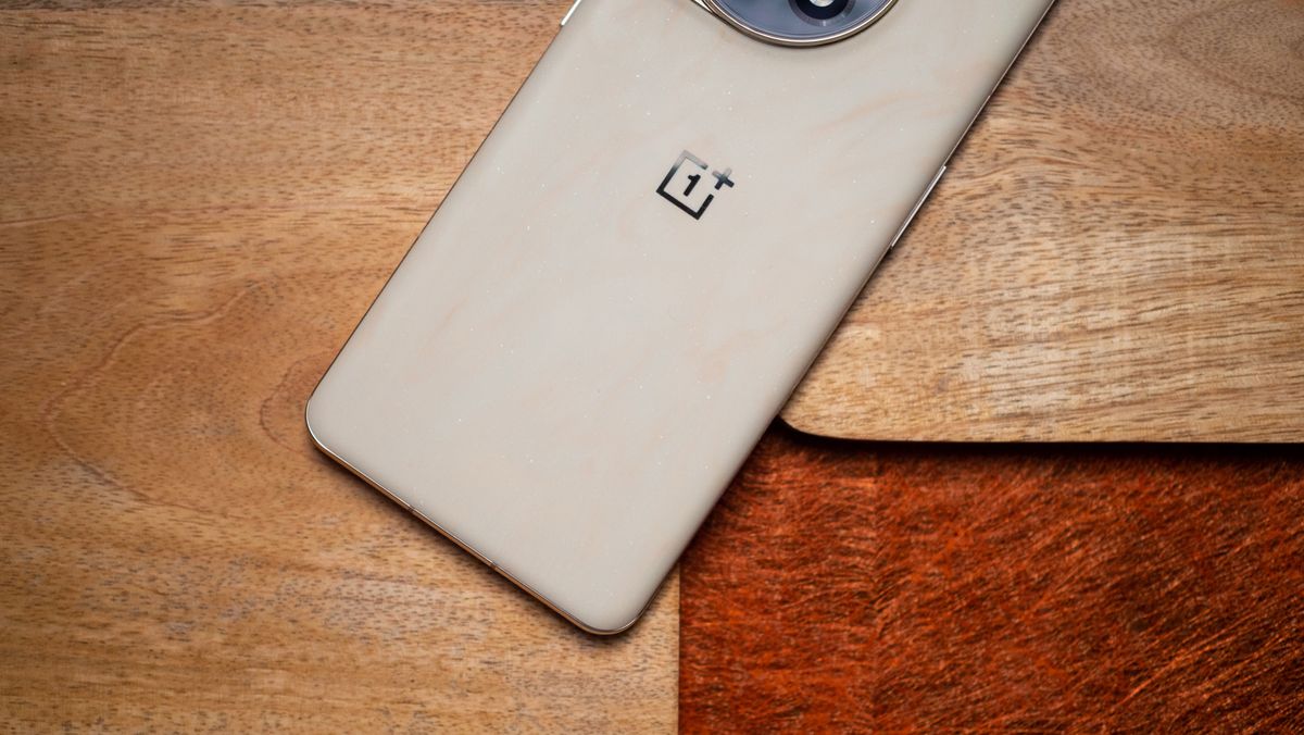 OnePlus 11 Marble Odyssey hands-on