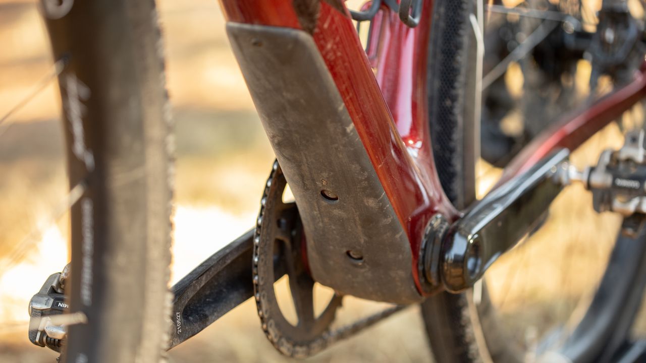 Trek Checkpoint SL 6 eTap downtube carbon armour