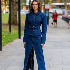 Street style in double denim GettyImages-1686243982