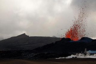 Lava fountains from the northeastern vent of the Kamoamoa eruption on March 8.
