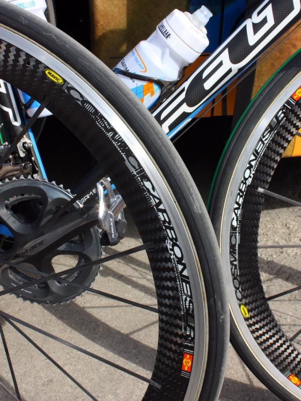 Garmin-Transitions riders set off from Antwerp on Mavic Cosmic Carbone SLR wheels, but in tubular form - which isn't available to the public.