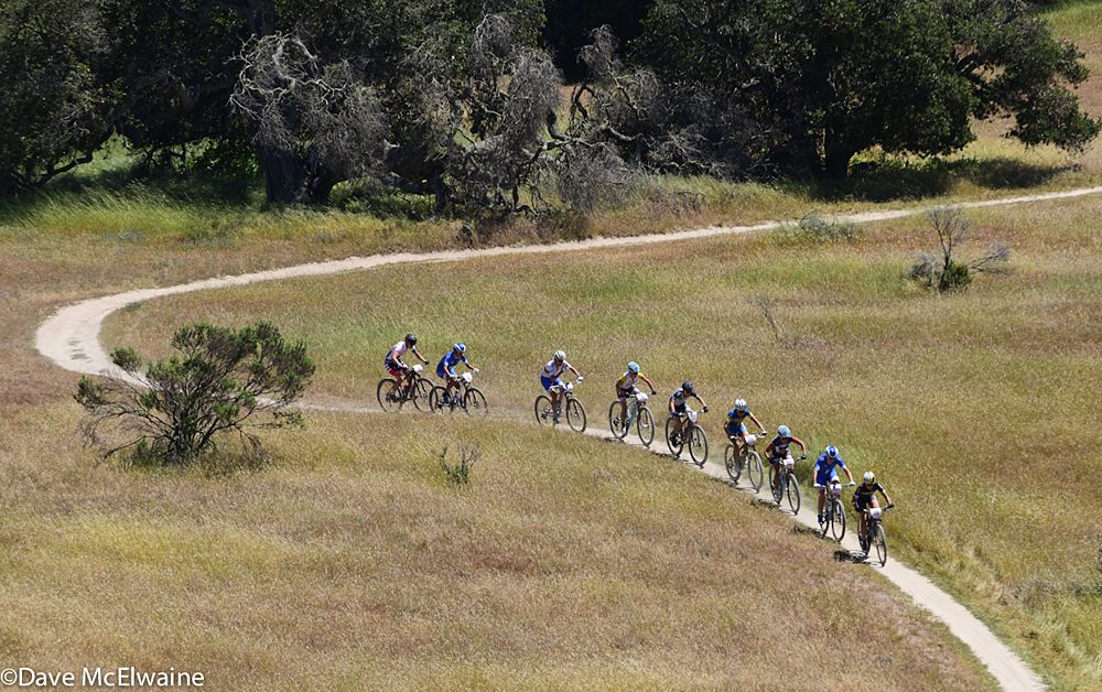 Erin Huck (Scott 3Rox Racing) leading a group that included four Luna Chix, two Scott riders, and two Trek riders