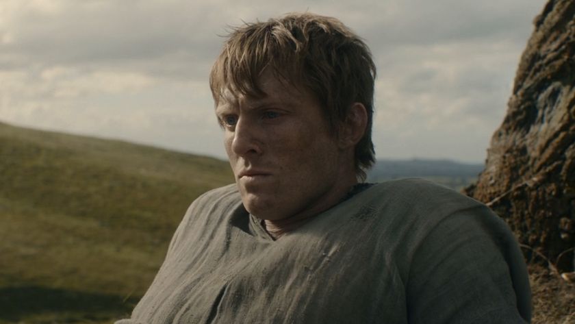 Duncan looking at Ser Arlan's grave in Episode 1