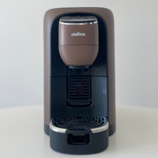 Testing the Lavazza coffee machine