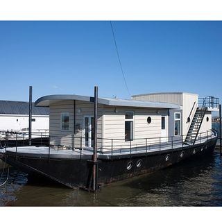 harbour houseboat