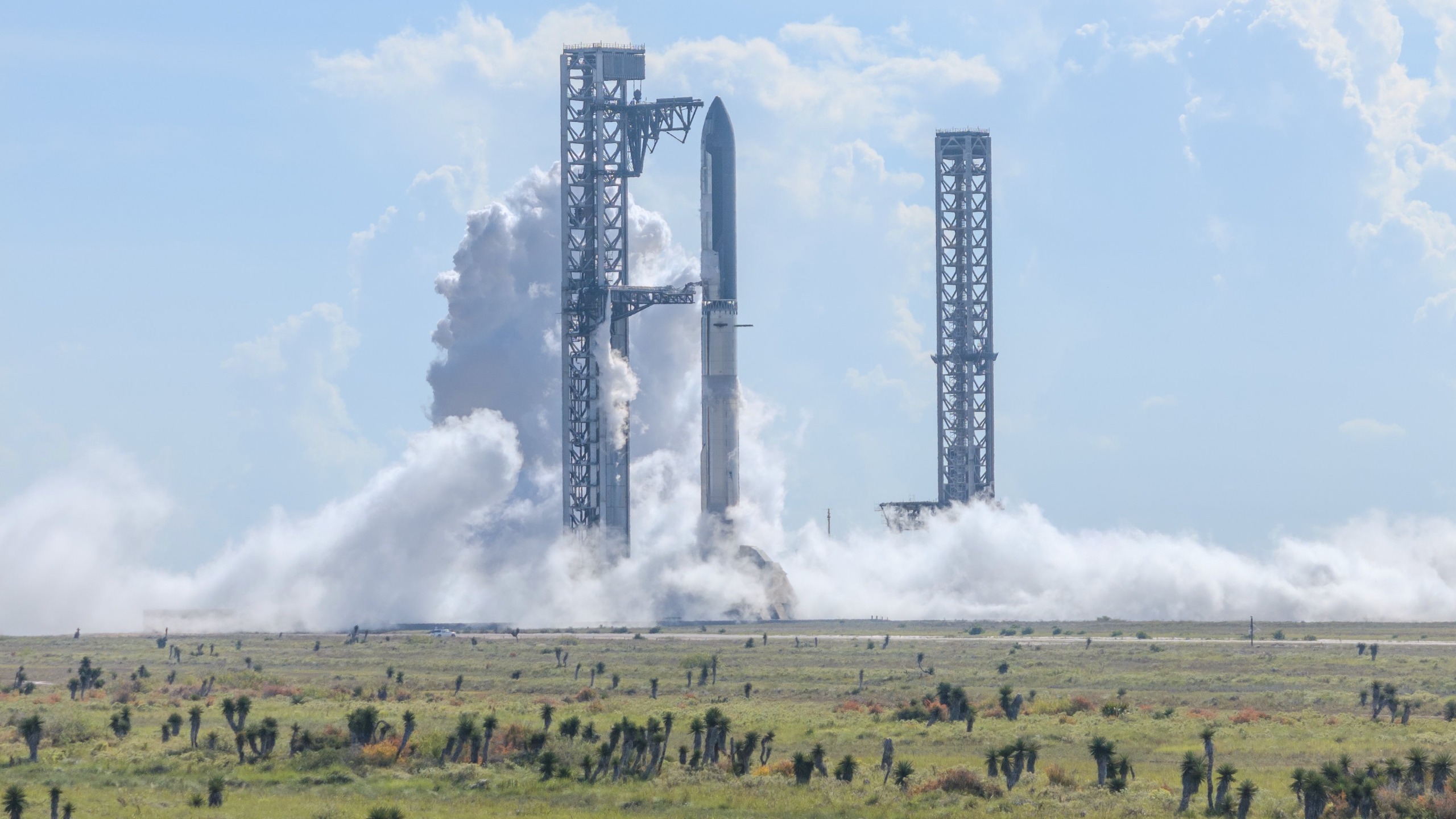 SpaceX conducts a wet dress rehearsal with its Starship megarocket on Sept. 24, 2026, keeping it on track for a planned Sept. 28 launch.