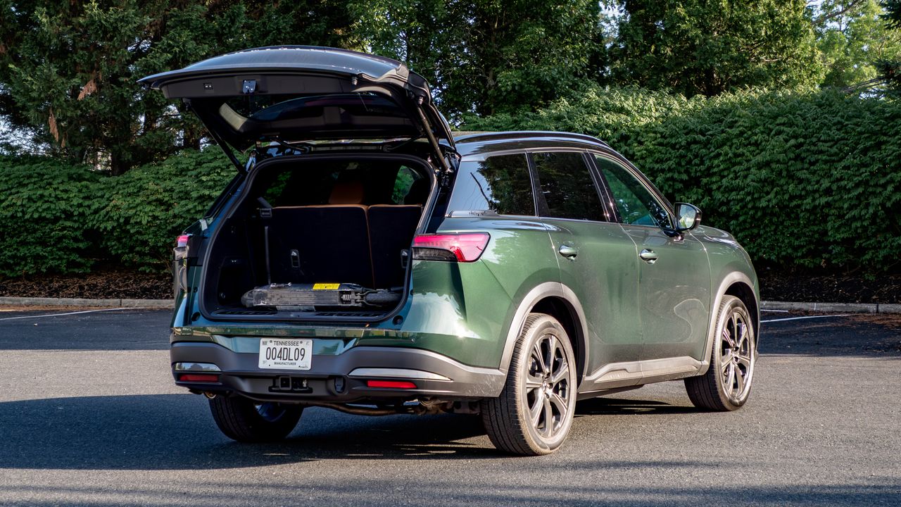 2027 Infiniti QX60 review.