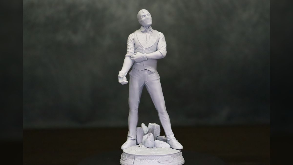 Anycubic Photon D2_3D print of Moon Knight ina tailored suit from Moon Knight