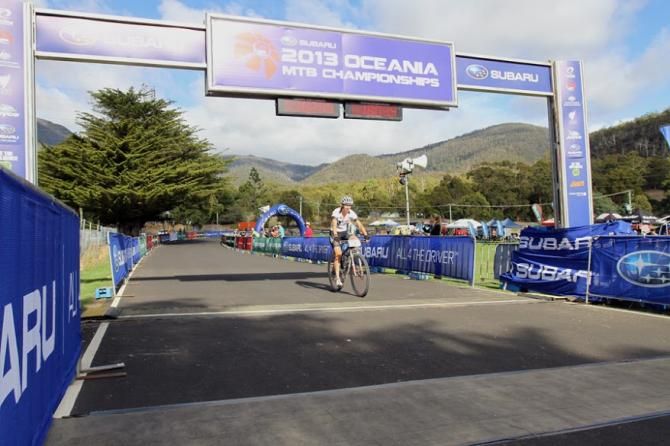 Karen Hanlen wins the Oceania cross country champs for New Zealand