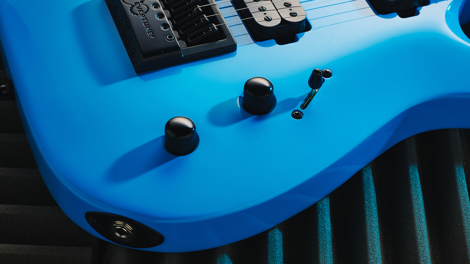 The controls of the Jackson Pro Plus Series Signature Misha Mansoor Juggernaut ET6
