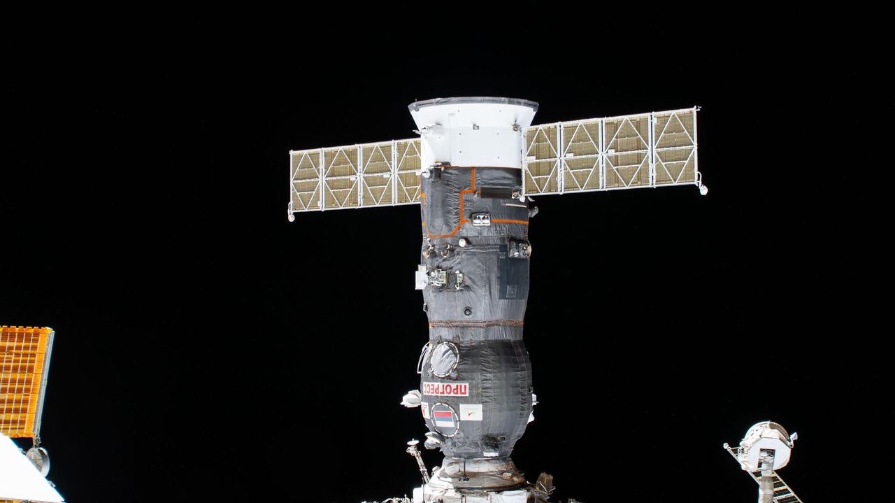 Watch Russia launch 2.8 tons of cargo toward the ISS today