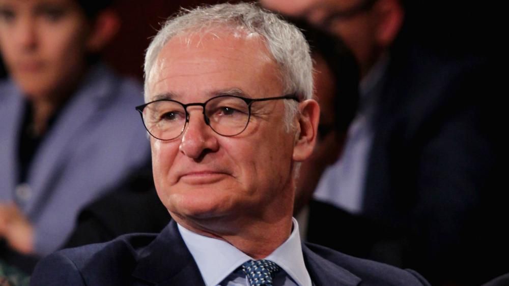 Mike Ranieri Ranieri scoops another award | FourFourTwo
