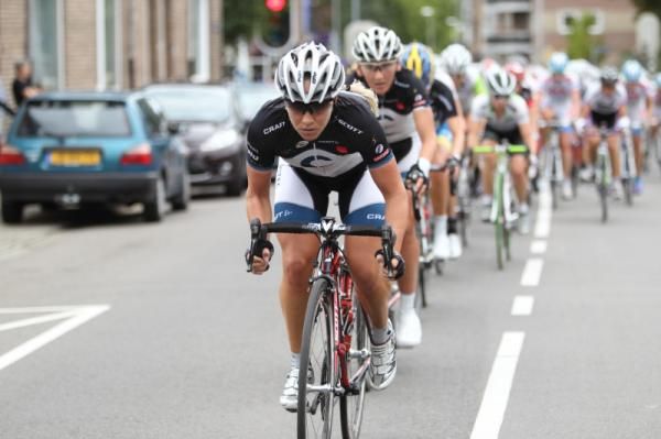 Sara Mustonen (Hitec Products) leads the chasers