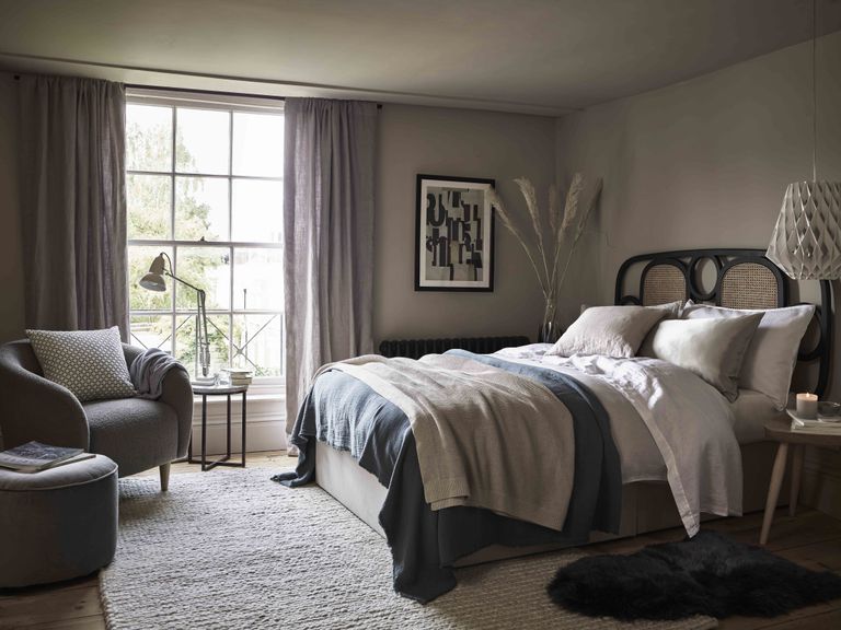 Featured image of post Simple Grey And White Bedroom Decor