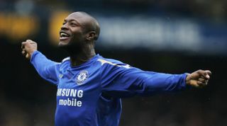 LONDON - DECEMBER 26: William Gallas of Chelsea celebrates scoring the first goal during the Barclays Premiership match between Chelsea and Fulham at Stamford Bridge on December 26, 2005 in London, England. (Photo by Ben Radford/Getty Images)