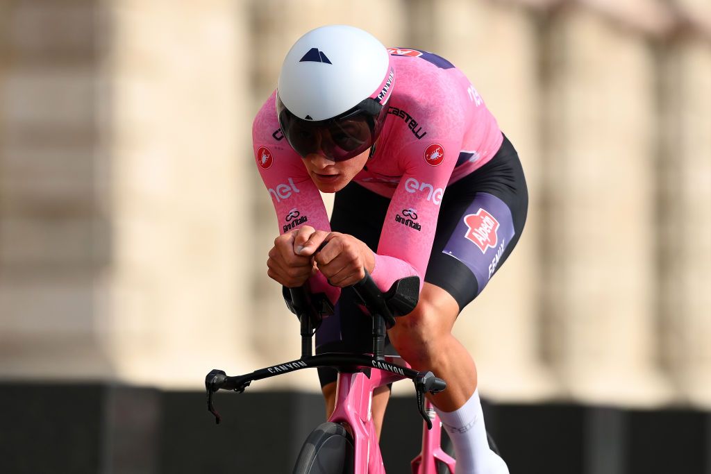 BUDAPEST HUNGARY MAY 07 Mathieu Van Der Poel of Netherlands and Team Alpecin Fenix pink leader jersey sprints during the 105th Giro dItalia 2022 Stage 2 a 92km individual time trial stage from Budapest to Budapest ITT Giro WorldTour on May 07 2022 in Budapest Hungary Photo by Tim de WaeleGetty Images