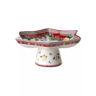 Villeroy & Boch Winter Bakery Delight Footed Star Bow against a white background. 