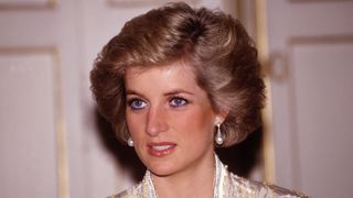 32 of the best Princess Diana Quotes - Diana with pearl drop earrings