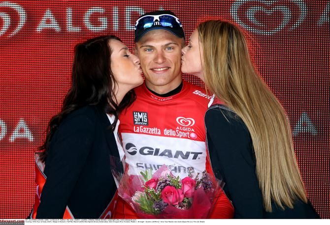 Marcel Kittel (Giant-Shimano) in red before his early exit from the race.