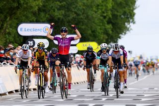 Demi Vollering winning La Course by Le Tour 2021