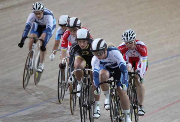 Kaarle McCulloch leads out the field in the final of the women's keirin.