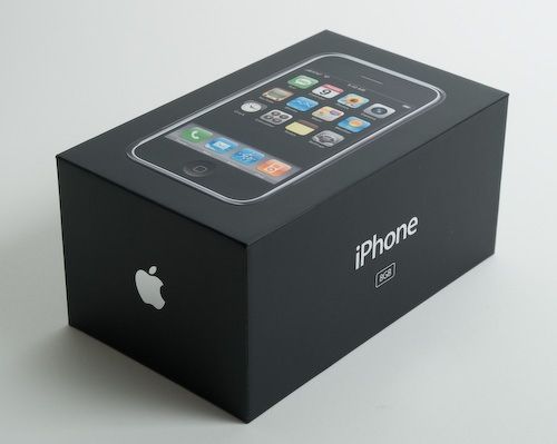 Step 1: Apple iPhone: What&rsquo;s in the box