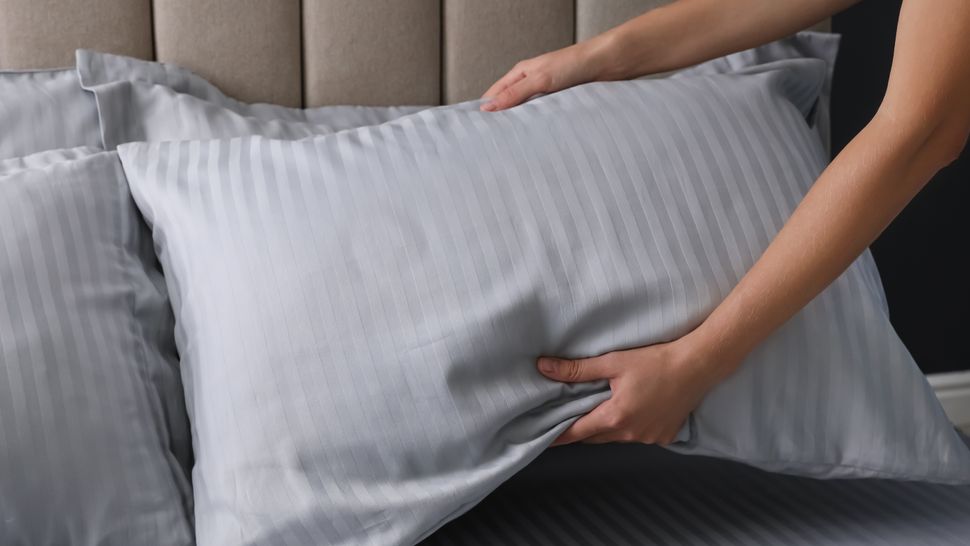 Should you sleep on one pillow or two? Here’s what the experts say