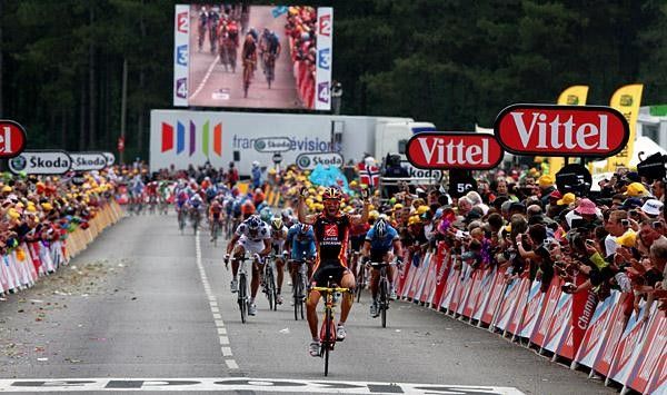 Alejandro Valverde Belmonte (Caisse d'Epargne) was the heavy favourite for the stage and delivered as promised.