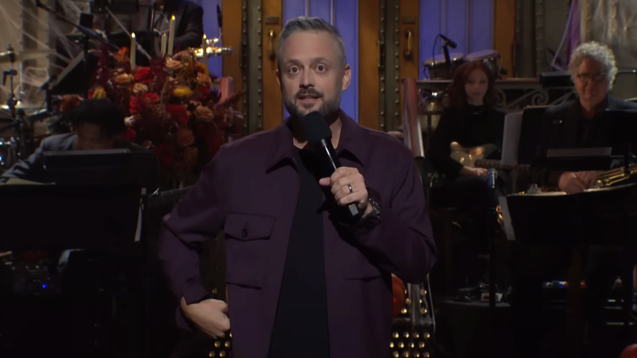 Nate Bargatze performing stand-up in SNL