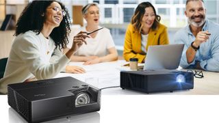 Smiling coworkers using New ZU607TST, ZU607T and ZU707T projectors from Optoma in a presentation. 