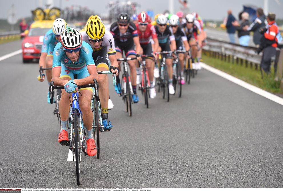 Vincenzo Nibali (Astana) is forced on the defensive after missing the split on stage 2