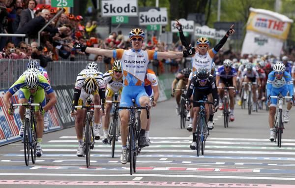 Tyler Farrar (Garmin-Transitions) wins ahead of Matt Goss (HTC-Columbia) and Fabio Sabatini (Liquigas-Doimo)