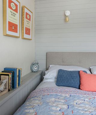 Bookshelf ideas for bedrooms with narrow shelf
