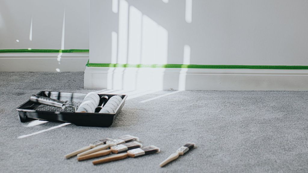 How to paint trim with carpet: 5 professional methods | Homes and Gardens