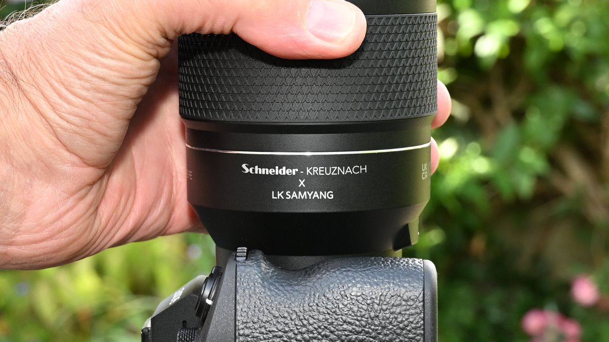 LK Samyang AF 60-180mm f/2.8 product image