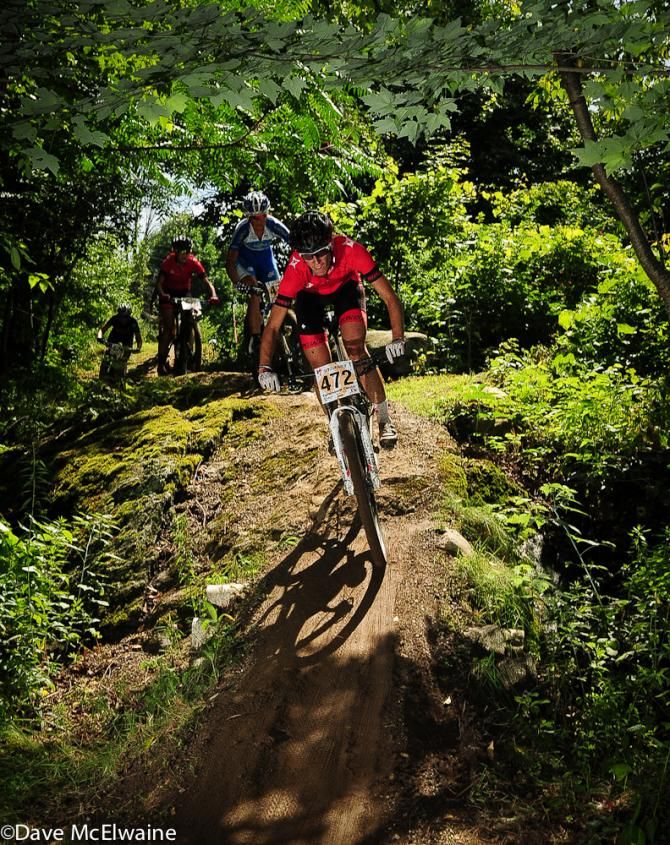 Lea Davison (Specialized) being vigilant never to allow both Luna riders ahead of her