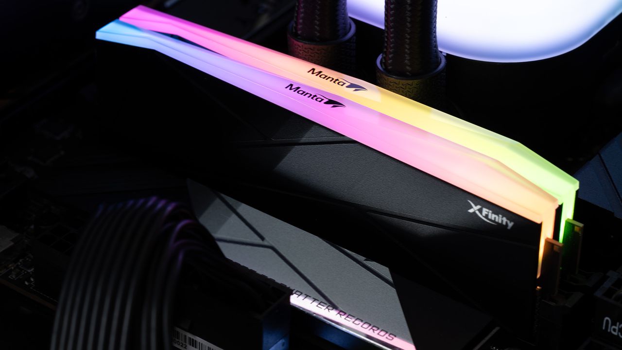 V-Color Manta XFinity RGB DDR5-6400: Memorie da 128GB al Top?