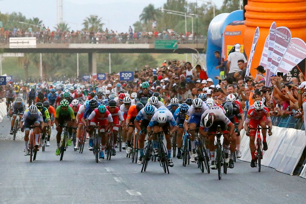 Fernando Gaviria sprinting for the win in stage 7 at Vuelta a San Juan