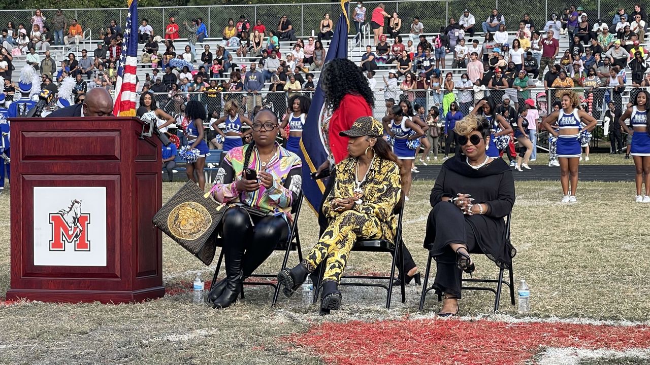 Missy Elliott awarded the key to the city.