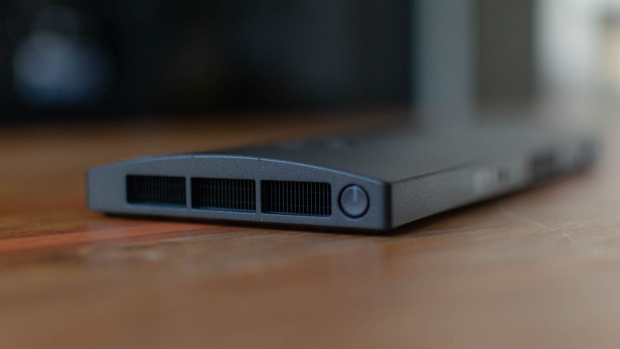 Dell OptiPlex 7070 Ultra cooling vents