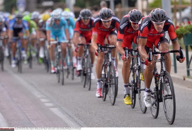 BMC tried to split the peloton in the crosswinds with 60km left to race