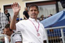 Legendary Belgian cyclist Roger De Vlaeminck, winner of 22 stages and thrice the points classification winner at the Giro d'Italia, makes an appearance at this year's edition.