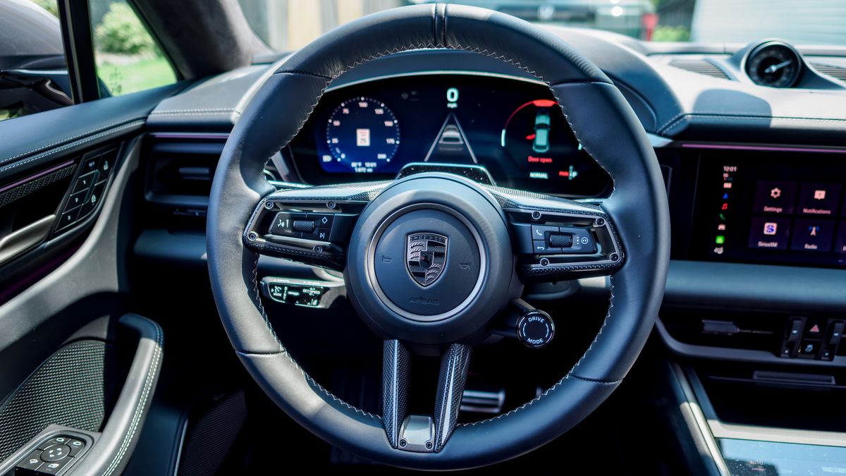 2026 Porsche Macan review.