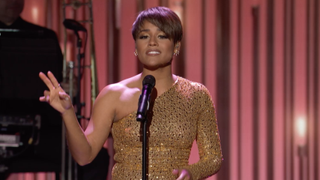 Ariana Debose singing "I Heard It Through The Grapevine" to Gladys Knight at the 2022 Kennedy Center Honors