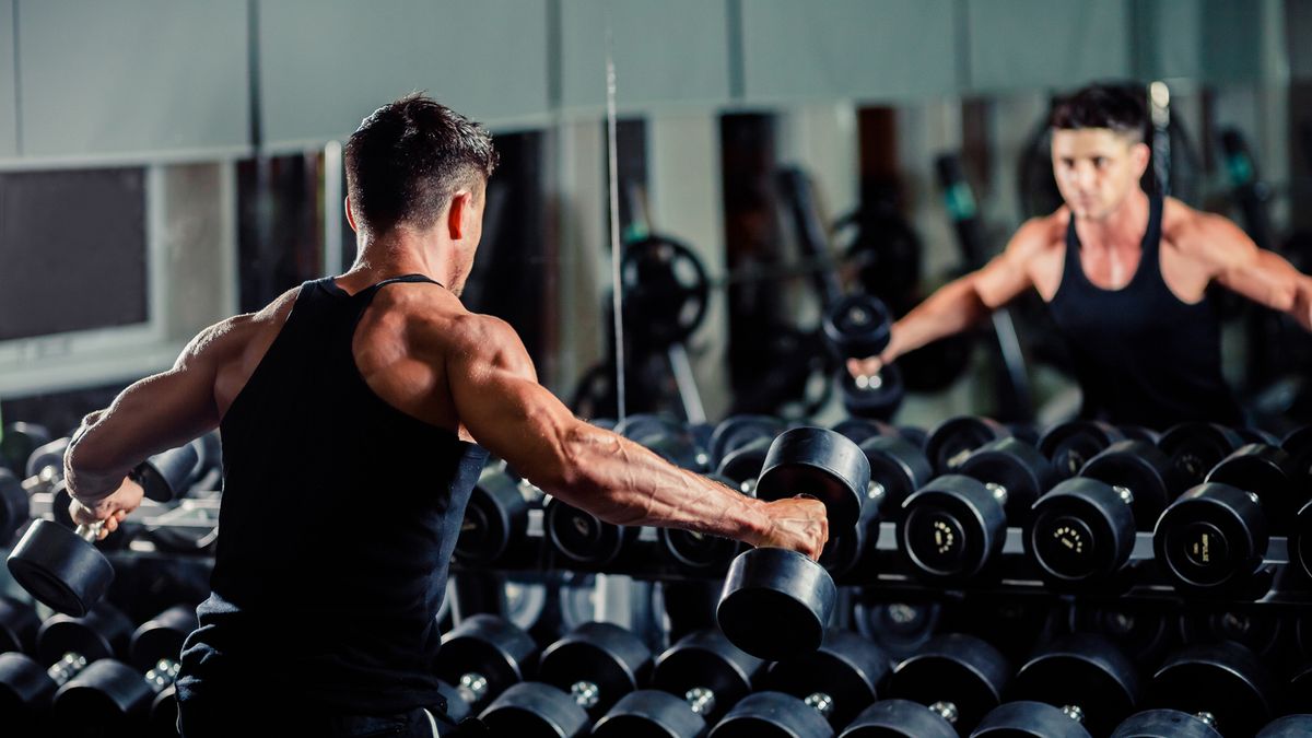 Build a stronger back in 5 minutes with this dumbbell home workout | T3