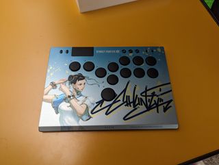 Chun-Li edition Razer Kitsune