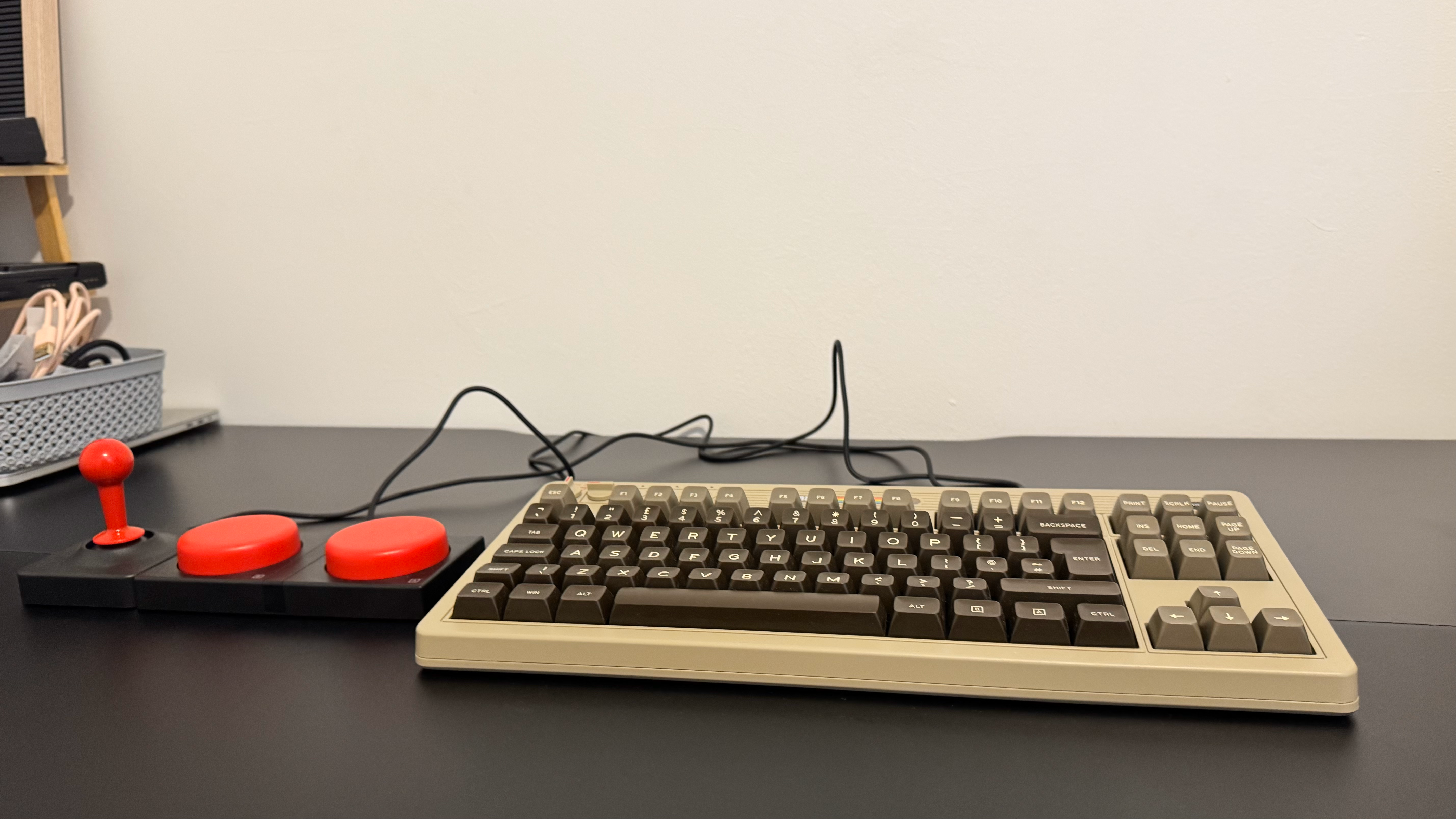 8BitDo Retro Mechanical Keyboard (C64 Edition