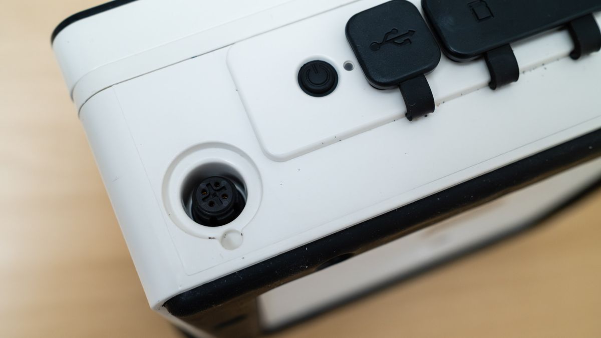 Enlaps Tikee 4 timelapse camera power connection